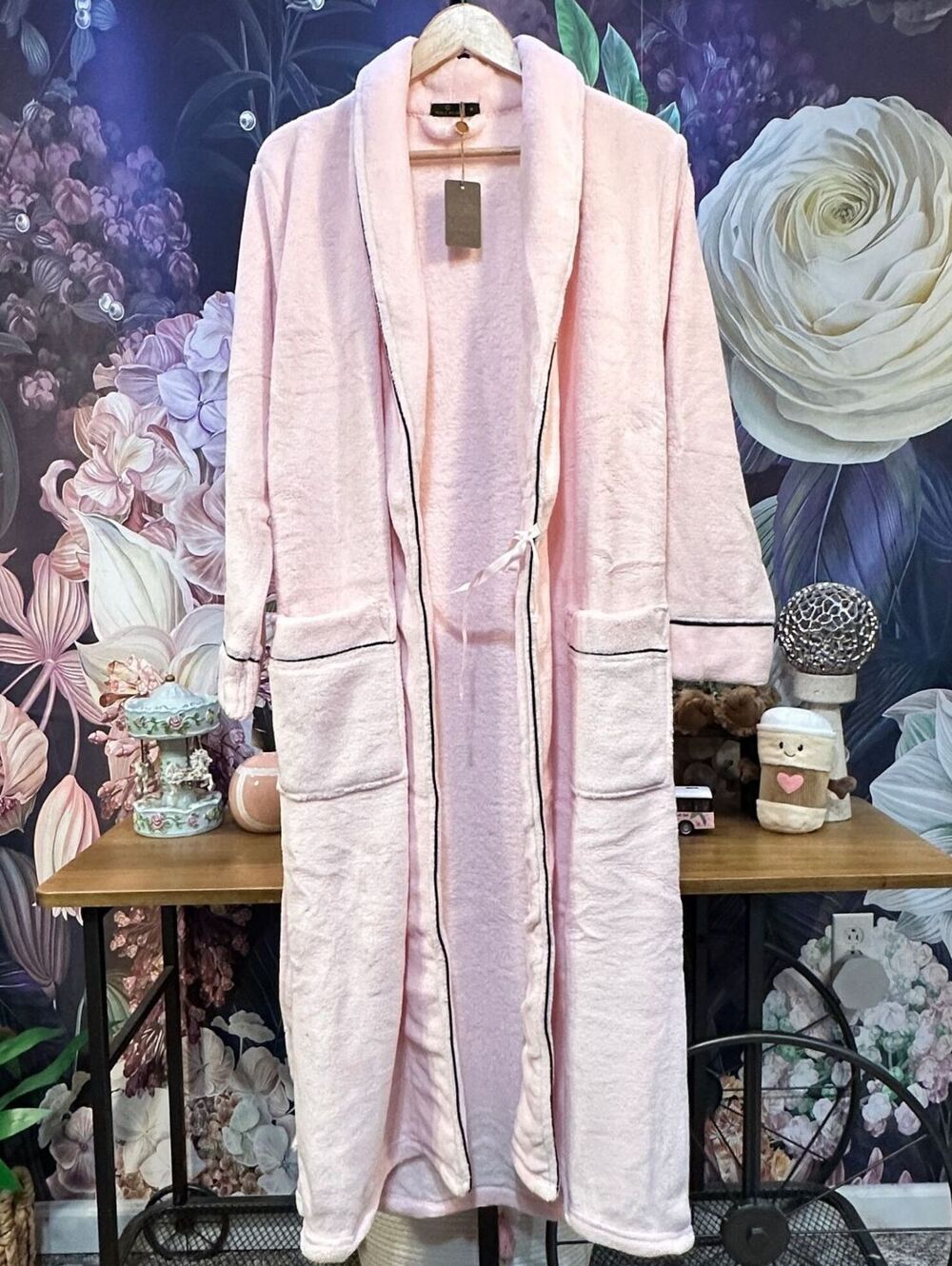 Noble Mount M Pink Plush Robe Shawl Collar Piping Ribbon Tie Feminine NWT Spa